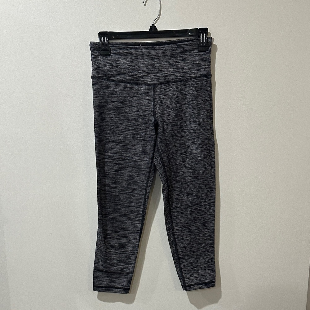 Women's Heathered Gray Capri Leggings- Athleisure Wear, Workout, Gym